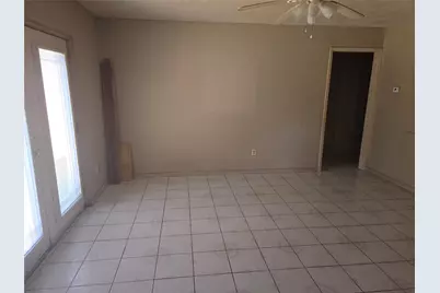 4814 Tidewater Drive, Houston, TX 77045 - Photo 9