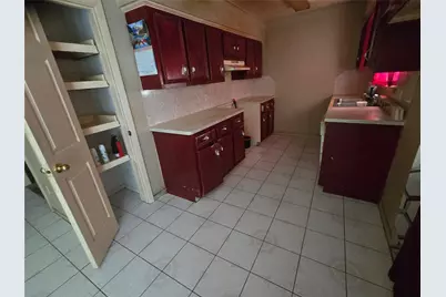 4814 Tidewater Drive, Houston, TX 77045 - Photo 7