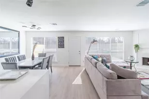 12447 S Rachlin Cir, Houston, TX 77071 - Photo 9