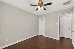 10214 Pinewood Fox Dr, Houston, TX 77080 - Photo 33