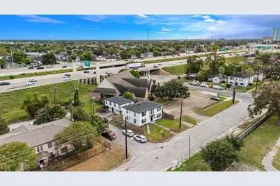 2002 Barbee Street #7, Houston, TX 77004 - Photo 9