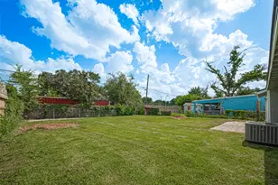 52 Penway St, Houston, TX 77022 - Photo 9