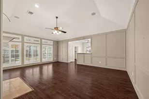 15306 Greenleaf Ln, Houston, TX 77062 - Photo 17