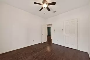 15306 Greenleaf Ln, Houston, TX 77062 - Photo 29