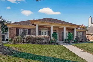 15306 Greenleaf Ln, Houston, TX 77062 - Photo 3