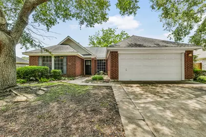 2910 Queen Victoria Street, Pearland, TX 77581 - Photo 1