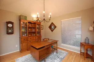 2910 Queen Victoria St, Pearland, TX 77581 - Photo 9