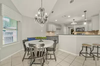 2910 Queen Victoria Street, Pearland, TX 77581 - Photo 7