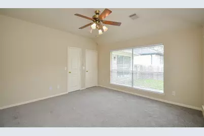 102 N Hollylaurel Circle, The Woodlands, TX 77382 - Photo 17