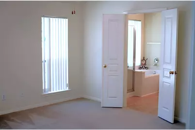 102 N Hollylaurel Circle, The Woodlands, TX 77382 - Photo 21