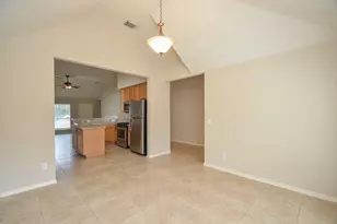 102 N Holly Laurel Cir, The Woodlands, TX 77382 - Photo 9