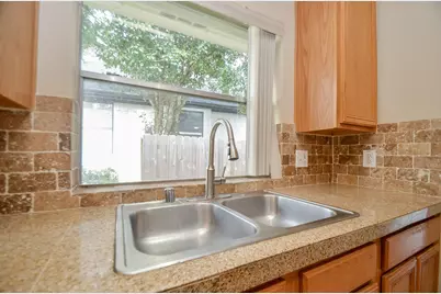 102 N Hollylaurel Circle, The Woodlands, TX 77382 - Photo 13