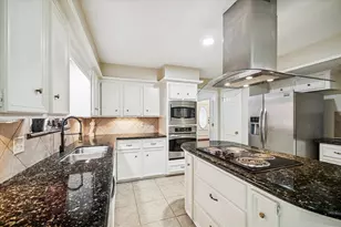 6723 Apple Valley Ln, Houston, TX 77069 - Photo 11