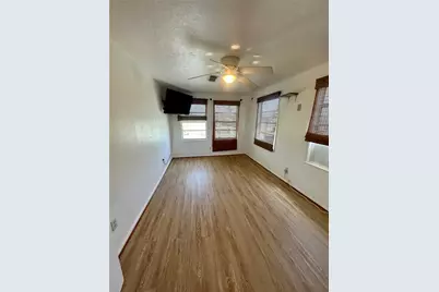 124 7th Street, San Leon, TX 77539 - Photo 9