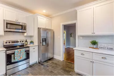 205 E 24th Street, Houston, TX 77008 - Photo 5