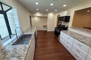 11874 Vanwood St, Willis, TX 77318 - Photo 9