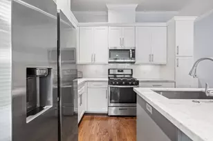 1904 Lizards Ln, Houston, TX 77043 - Photo 11