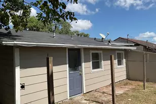 815 W 12th St, Freeport, TX 77541 - Photo 11