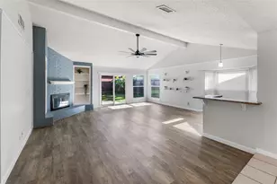 15803 Echo Hill Dr, Houston, TX 77059 - Photo 7