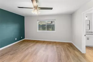 15803 Echo Hill Dr, Houston, TX 77059 - Photo 23