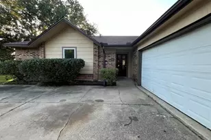 6619 Foxfern St, Houston, TX 77049 - Photo 3