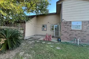 6619 Foxfern St, Houston, TX 77049 - Photo 9