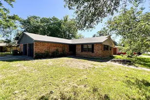 1307 Dwinnell St, Baytown, TX 77520 - Photo 15