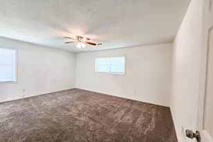 1307 Dwinnell St, Baytown, TX 77520 - Photo 5