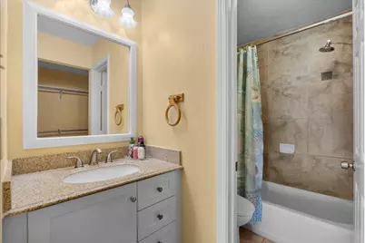 223 E Forest Avenue, Shoreacres, TX 77571 - Photo 13