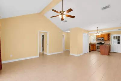 223 E Forest Avenue, Shoreacres, TX 77571 - Photo 11