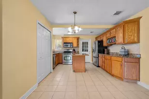 223 E Forest Ave, Shoreacres, TX 77571 - Photo 9