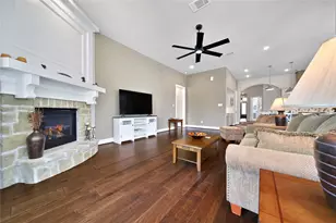 305 Mallory Ct, Montgomery, TX 77316 - Photo 5