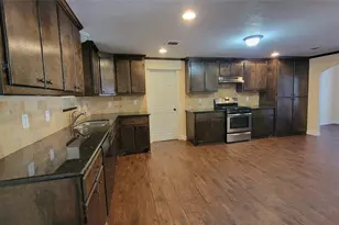 3 Lovers Ln, Dayton, TX 77535 - Photo 7