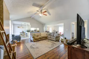 10815 Sageyork Dr, Houston, TX 77089 - Photo 9