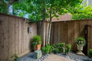 2814 Mid Ln, Houston, TX 77027 - Photo 15