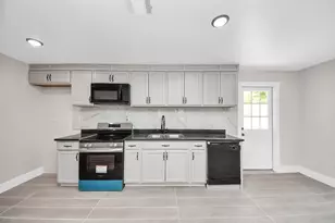 5903 Belneath St, Houston, TX 77033 - Photo 9
