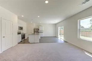 10207 Purple Daphne Ln, Houston, TX 77016 - Photo 9