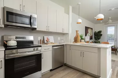 1690 North Loop #325, Houston, TX 77009 - Photo 7