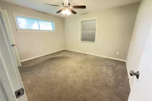 819 W Kyle Rd, Clute, TX 77531 - Photo 19