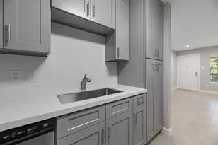 2250 Bering Dr, Houston, TX 77057 - Photo 3