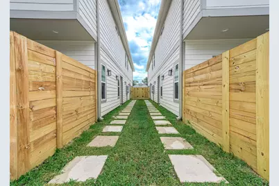789 Fortune Street #A-B, Houston, TX 77088 - Photo 5
