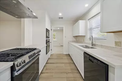 9631 Philmont Drive, Houston, TX 77080 - Photo 13