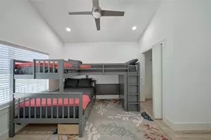 7117 Delesandri Dr, Hitchcock, TX 77563 - Photo 19