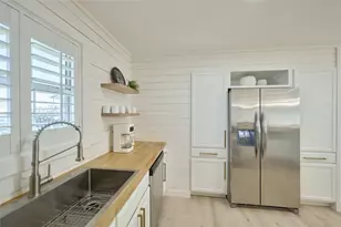 7117 Delesandri Dr, Hitchcock, TX 77563 - Photo 13