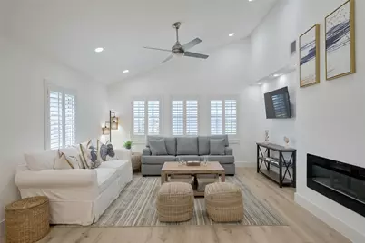 7117 Delesandri Drive, Hitchcock, TX 77563 - Photo 5