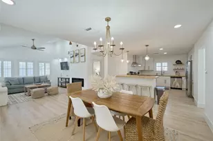 7117 Delesandri Dr, Hitchcock, TX 77563 - Photo 9