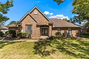 55 Silver Lace Ct, Lake Jackson, TX 77566 - Photo 1