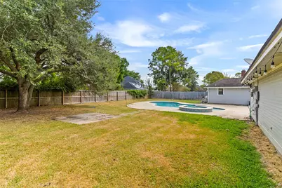 55 Silver Lace Court, Lake Jackson, TX 77566 - Photo 3