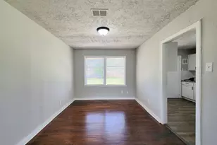 5815 Southseas St, Houston, TX 77033 - Photo 11