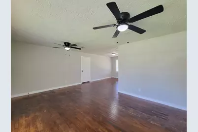 5815 Southseas Street, Houston, TX 77033 - Photo 7